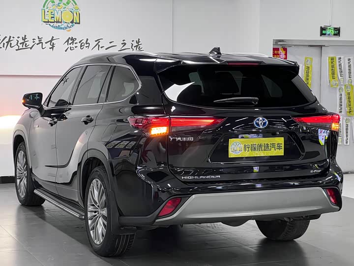 Фото 7 - Toyota Highlander