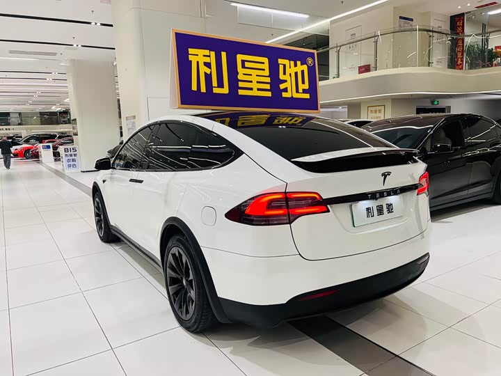 Фото 27 - Tesla Model X