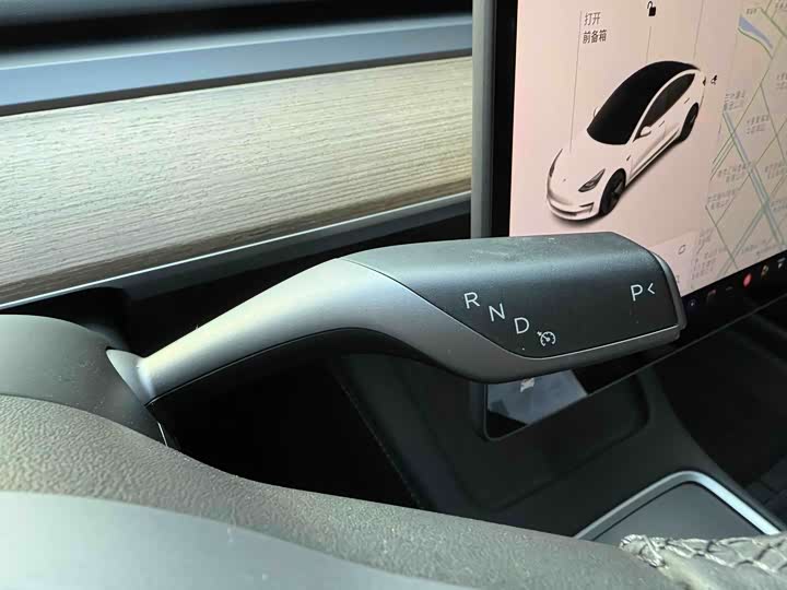 Фото 17 - Tesla Model 3