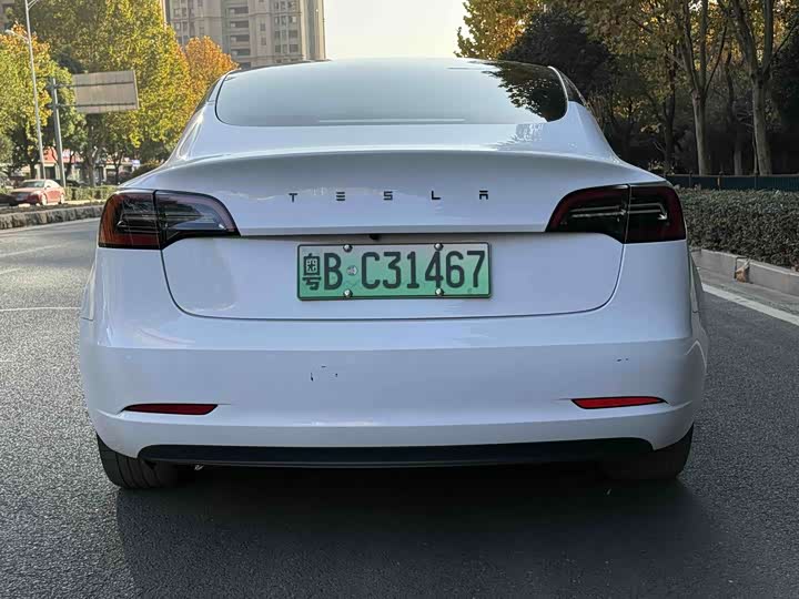 Фото 9 - Tesla Model 3