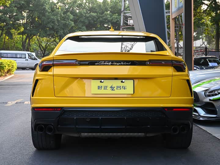 Фото 5 - Lamborghini Urus