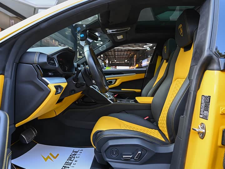 Фото 7 - Lamborghini Urus