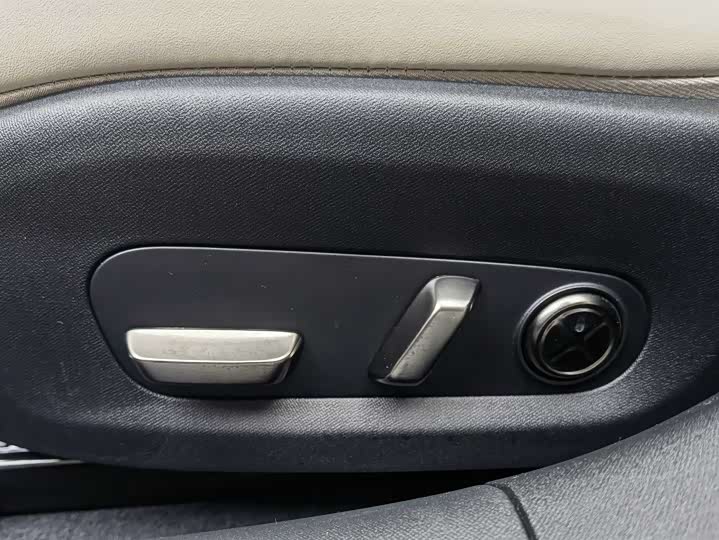 Фото 14 - Xiaomi SU7