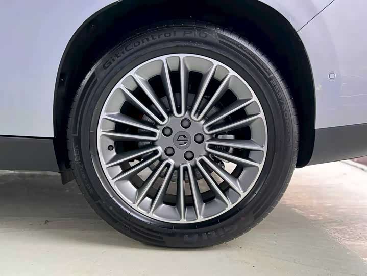 Фото 22 - Leapmotor C16