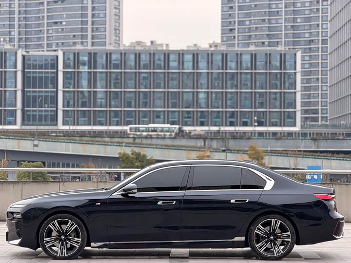 Фото 7 - BMW 7 Series