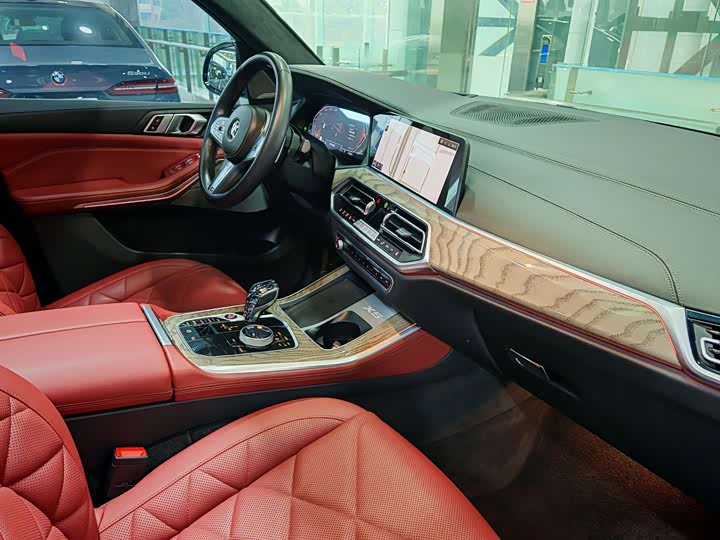 Фото 18 - BMW X5