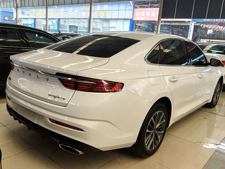 Фото 16 - Geely Preface