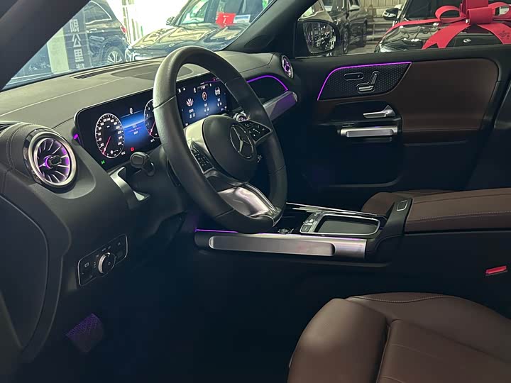 Фото 7 - Mercedes-Benz GLB-Class