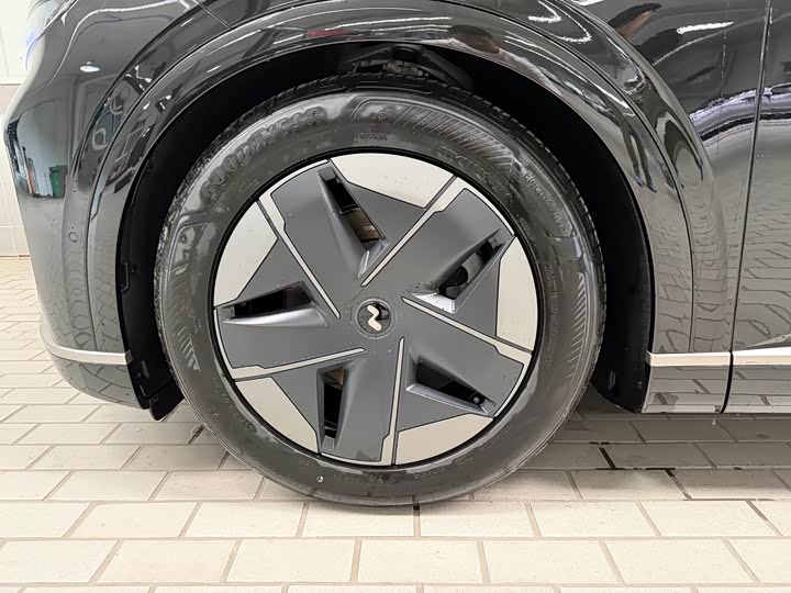 Фото 10 - Nio Onvo L90