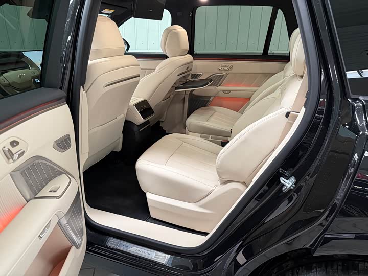 Фото 16 - Nio Onvo L90