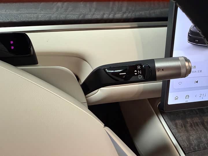 Фото 17 - Nio Onvo L90