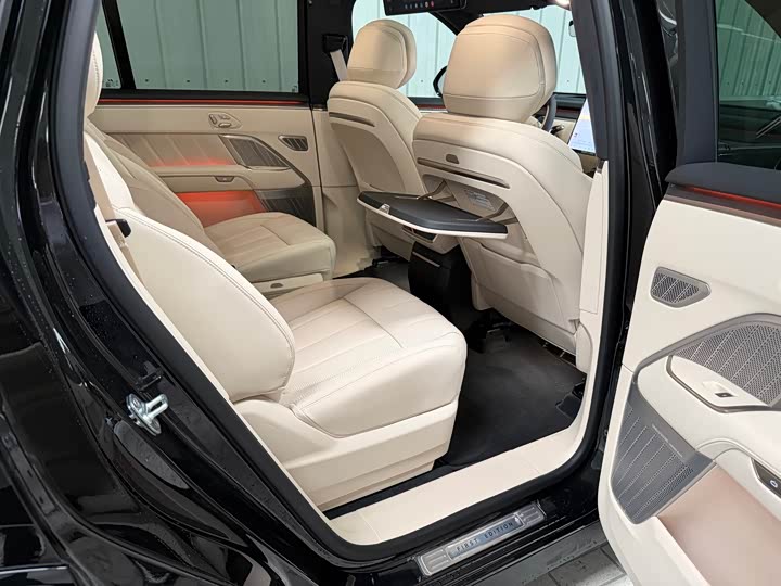 Фото 19 - Nio Onvo L90