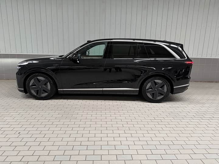 Фото 2 - Nio Onvo L90