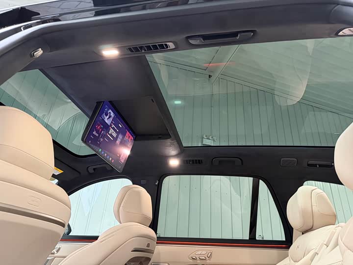 Фото 27 - Nio Onvo L90