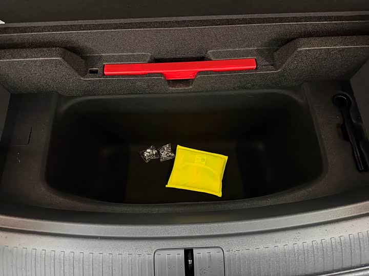 Фото 31 - Nio Onvo L90