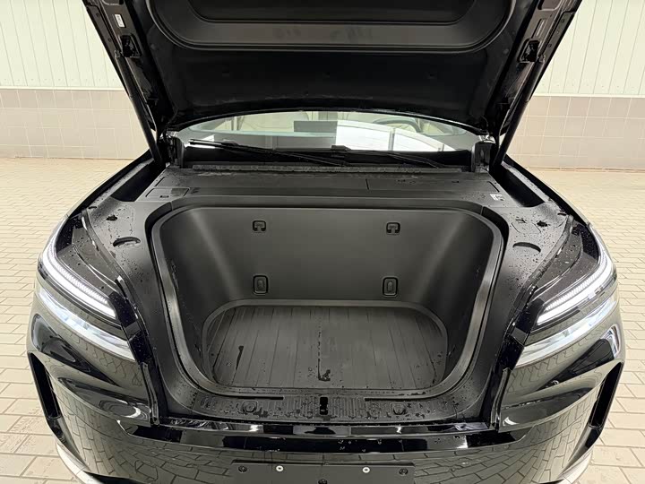 Фото 35 - Nio Onvo L90