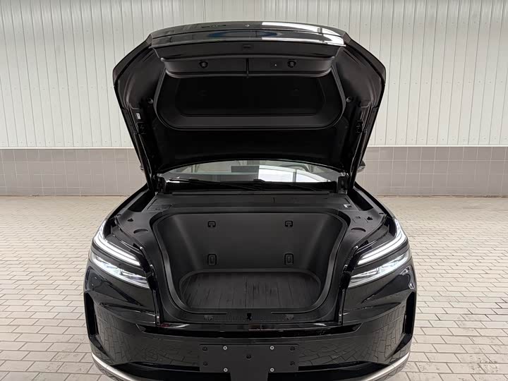 Фото 7 - Nio Onvo L90