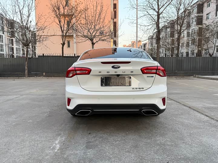 Фото 5 - Ford Focus