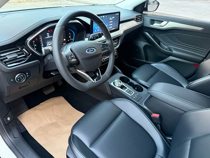 Фото 9 - Ford Focus