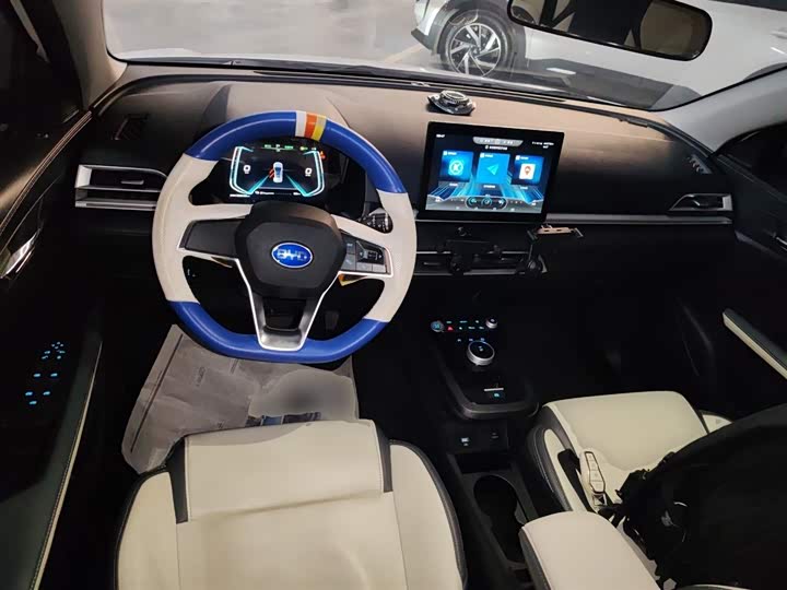 Фото 10 - BYD E2