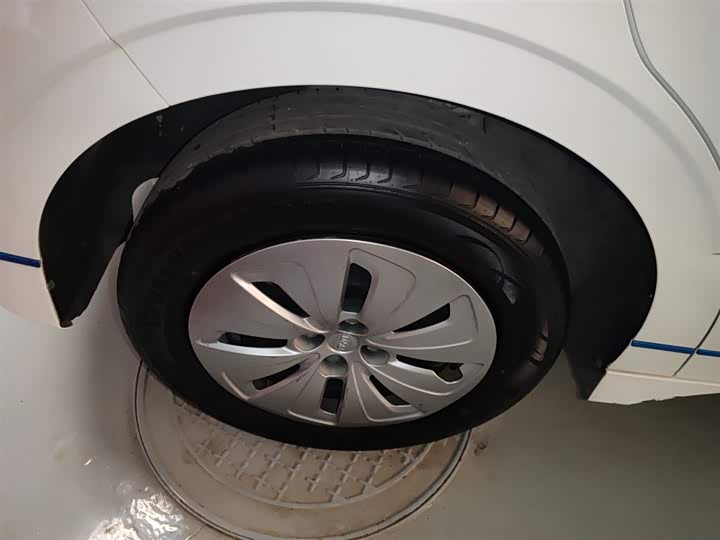 Фото 26 - BYD E2