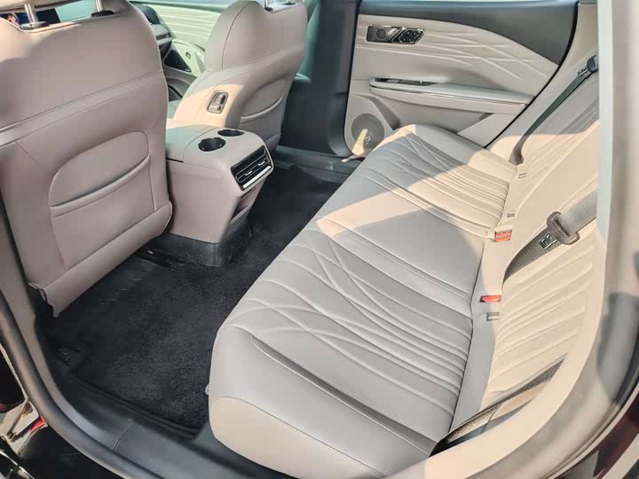 Фото 19 - Geely Galaxy Starshine 8 EM-i