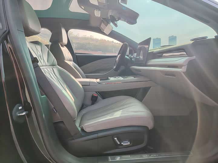 Фото 20 - Geely Galaxy Starshine 8 EM-i