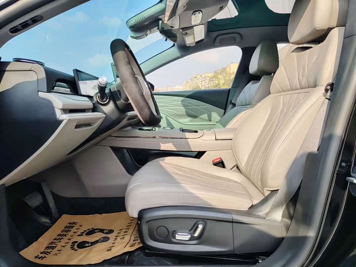 Фото 21 - Geely Galaxy Starshine 8 EM-i