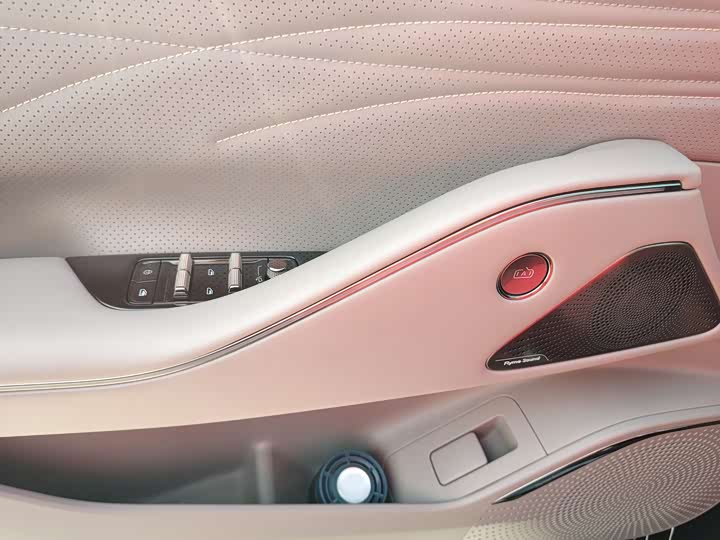 Фото 24 - Geely Galaxy Starshine 8 EM-i