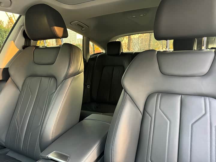 Фото 8 - Audi A7