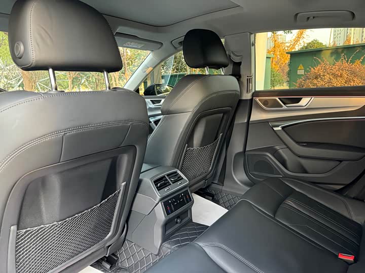 Фото 9 - Audi A7