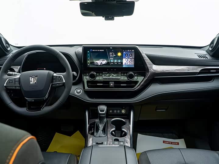 Фото 18 - Toyota Crown Kluger