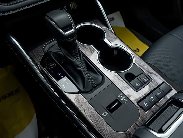 Фото 28 - Toyota Crown Kluger