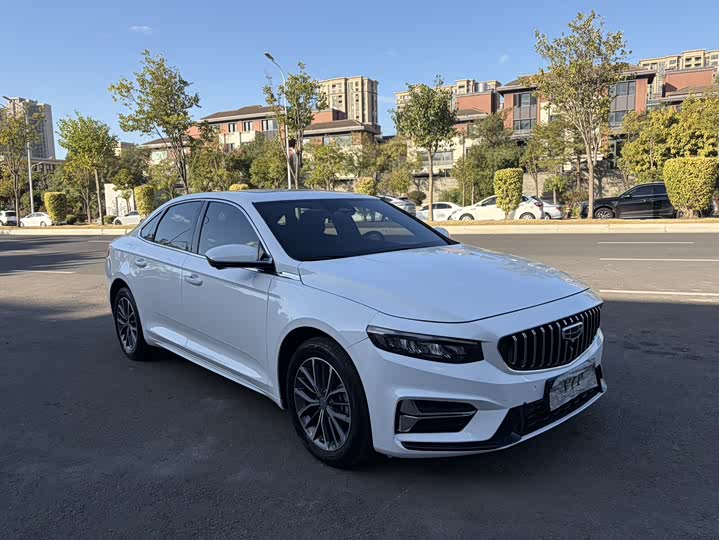 Фото 2 - Geely Preface