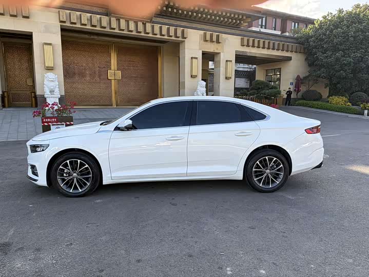 Фото 3 - Geely Preface