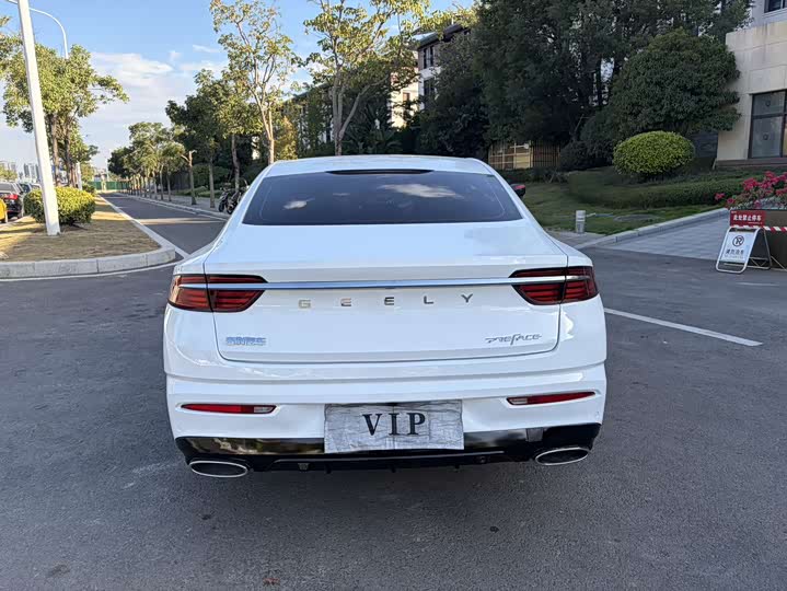 Фото 5 - Geely Preface