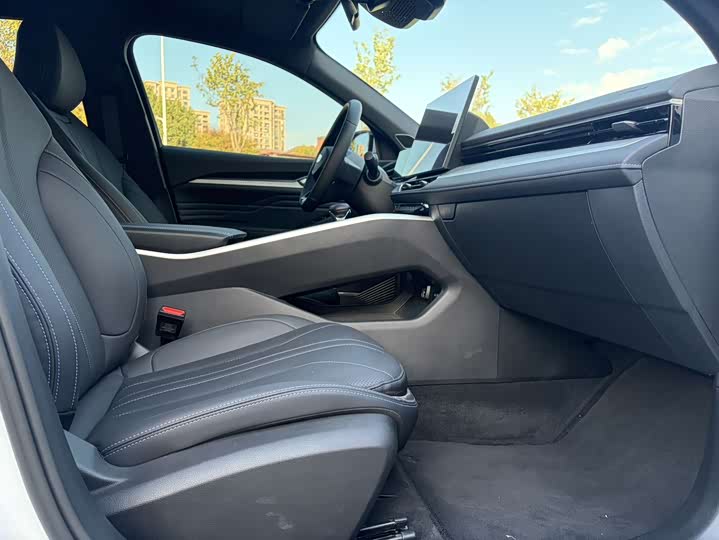 Фото 8 - Geely Preface