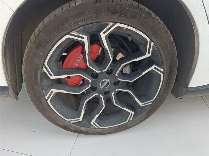 Фото 26 - Nissan N7