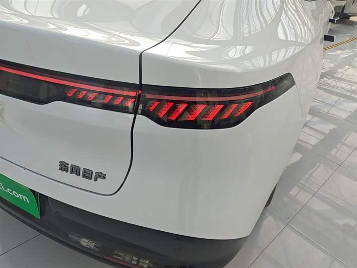 Фото 8 - Nissan N7