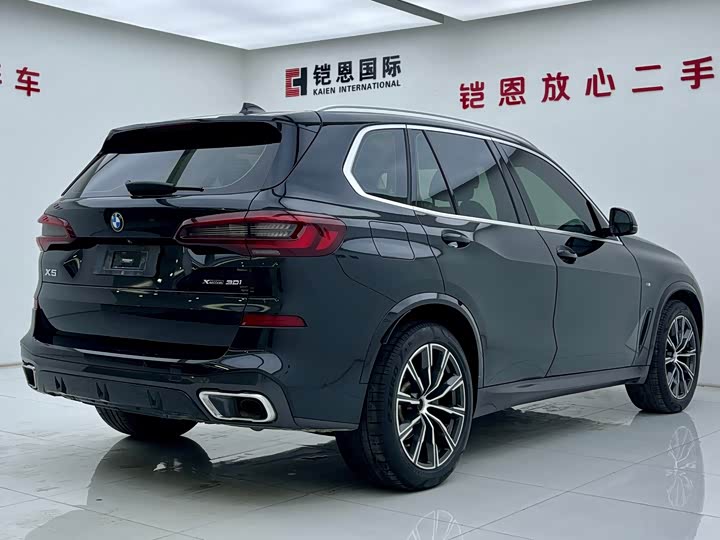 Фото 12 - BMW X5