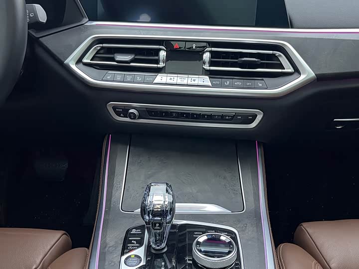 Фото 16 - BMW X5