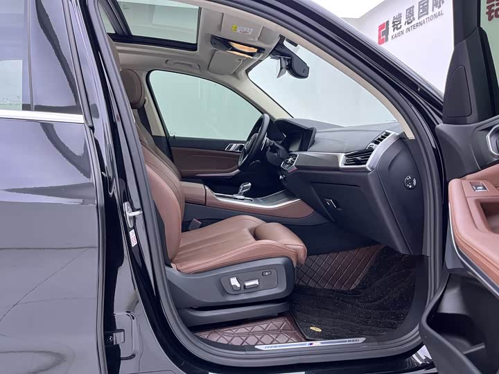 Фото 18 - BMW X5