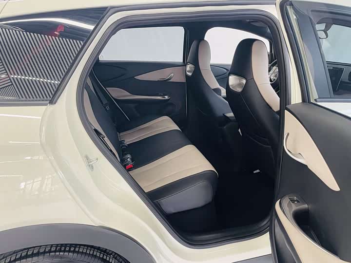 Фото 12 - BYD Dolphin