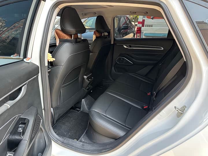 Фото 4 - Geely Emgrand