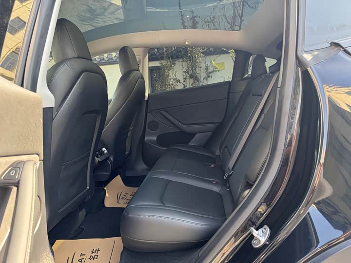 Фото 12 - Tesla Model Y