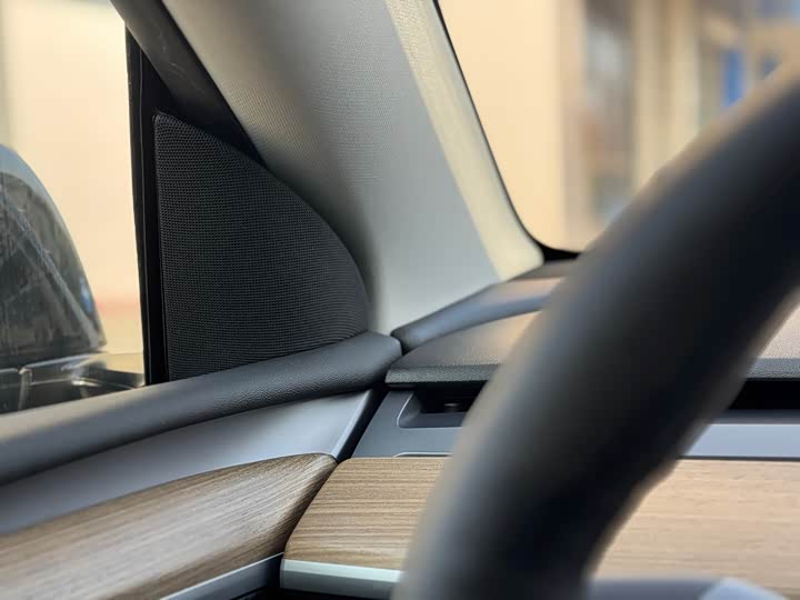 Фото 14 - Tesla Model Y