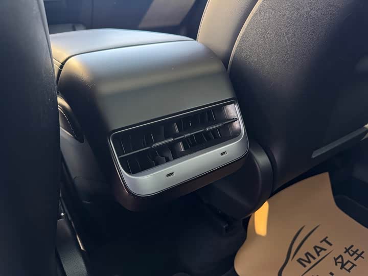 Фото 20 - Tesla Model Y