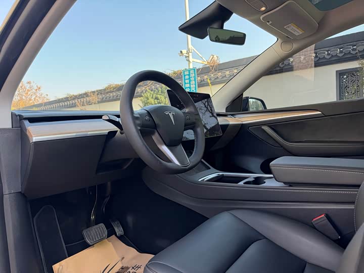Фото 8 - Tesla Model Y