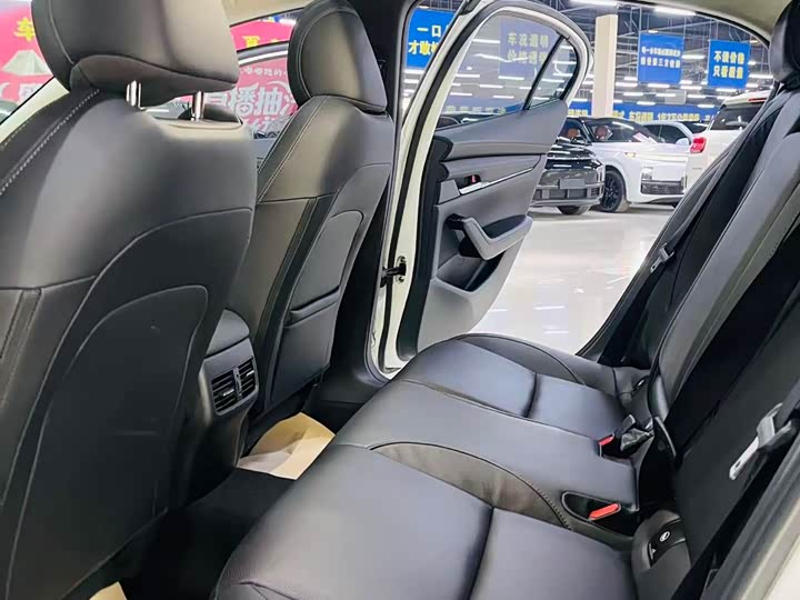 Фото 8 - Mazda 3 (Axela)