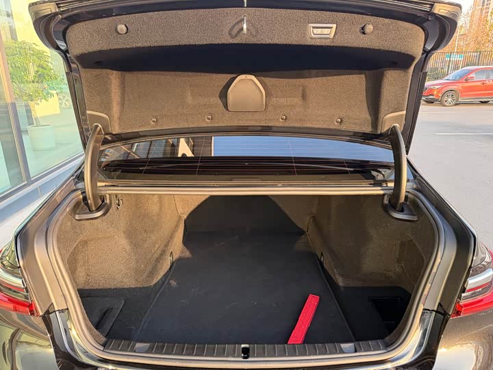 Фото 29 - BMW 7 Series